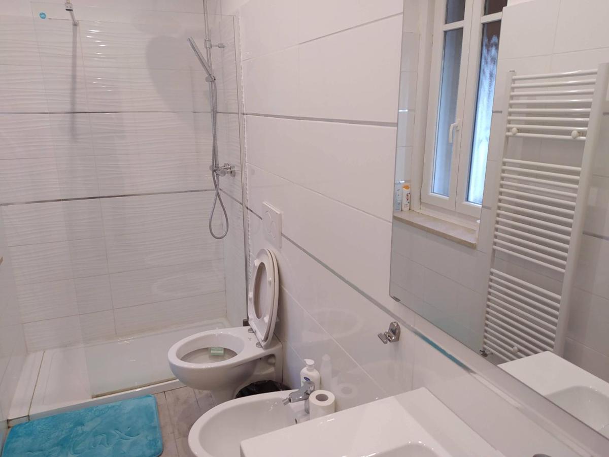 Modern Room With Private Bathroom ترينتو المظهر الخارجي الصورة