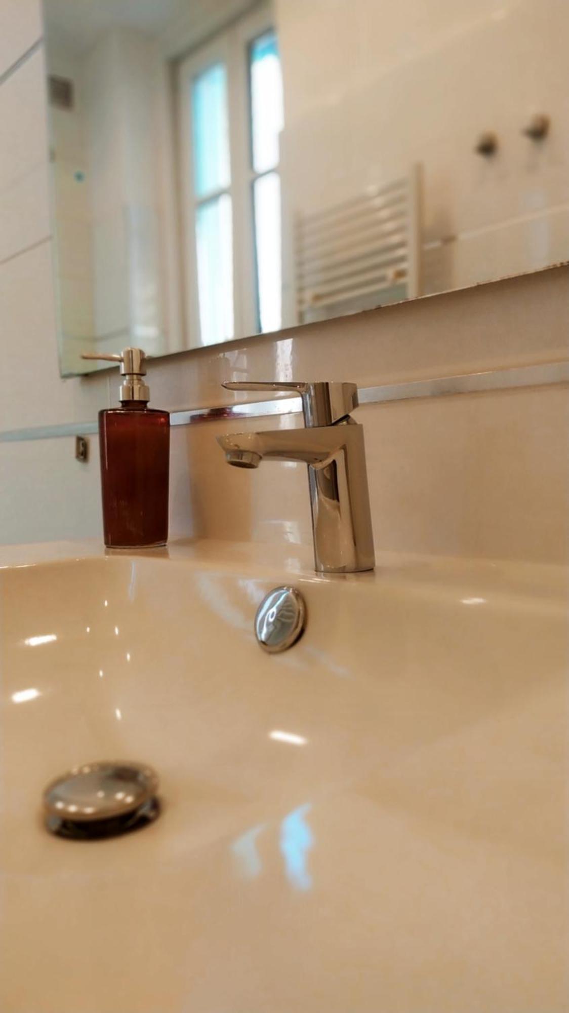 Modern Room With Private Bathroom ترينتو الغرفة الصورة