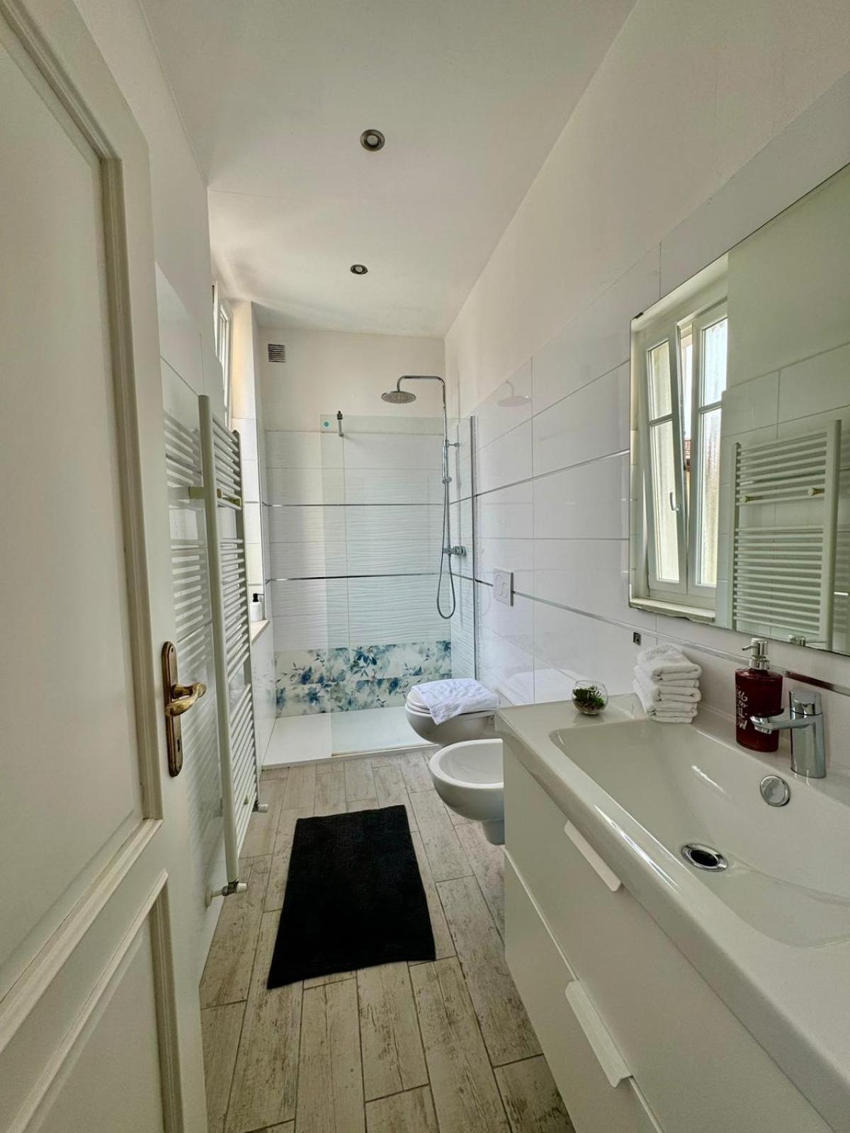 Modern Room With Private Bathroom ترينتو المظهر الخارجي الصورة